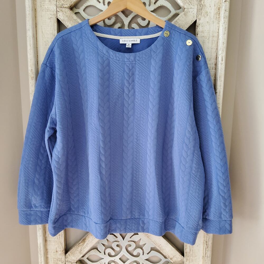 Emily Daniels Women's Long Sleeve Pullover Quilted Button Shoulder Top om Blue